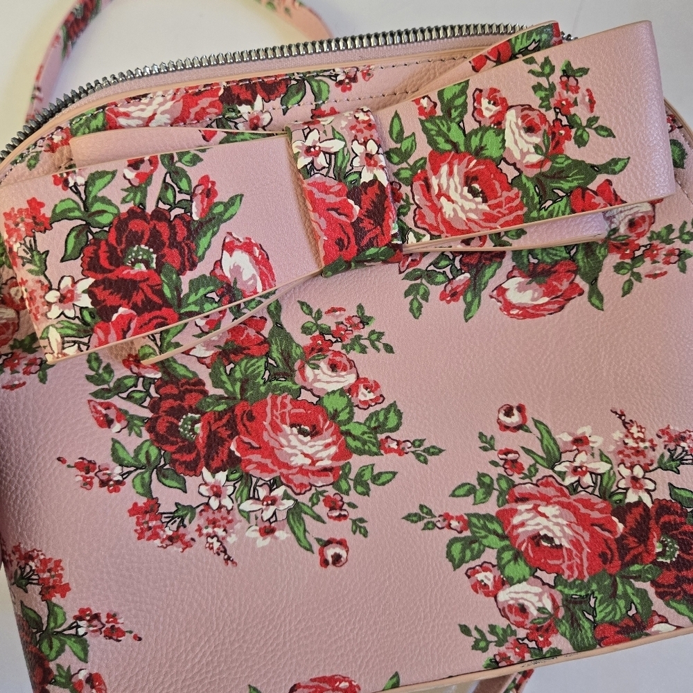 Betsey Johnson pink floral roses faux leather cross body with chain bow accent - Picture 4 of 12